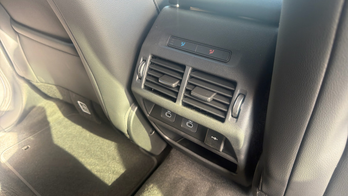 Land Rover Discovery Sport 1.5 P270e Landmark 5dr Auto [5 Seat] Station Wagon - Image 18